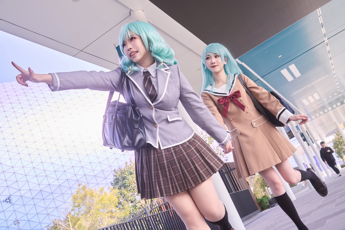kuro_neko_cos_'s tweet photo. バンドリ コスプレ

🌙「。。。私はいつか、胸を張ってあなたの隣に。。。同じステージに立ちたい」

☀️「あたしもだよ！その『いつか』が来るの、楽しみだなぁ♪」

氷川日菜 @acecerium 
氷川紗夜 @kuro_neko_cos_ 

📷 @/feliaphotography (インスタ)

#バンドリ 
#氷川日菜 
#氷川紗夜 https://t.co/55NnSao0aw