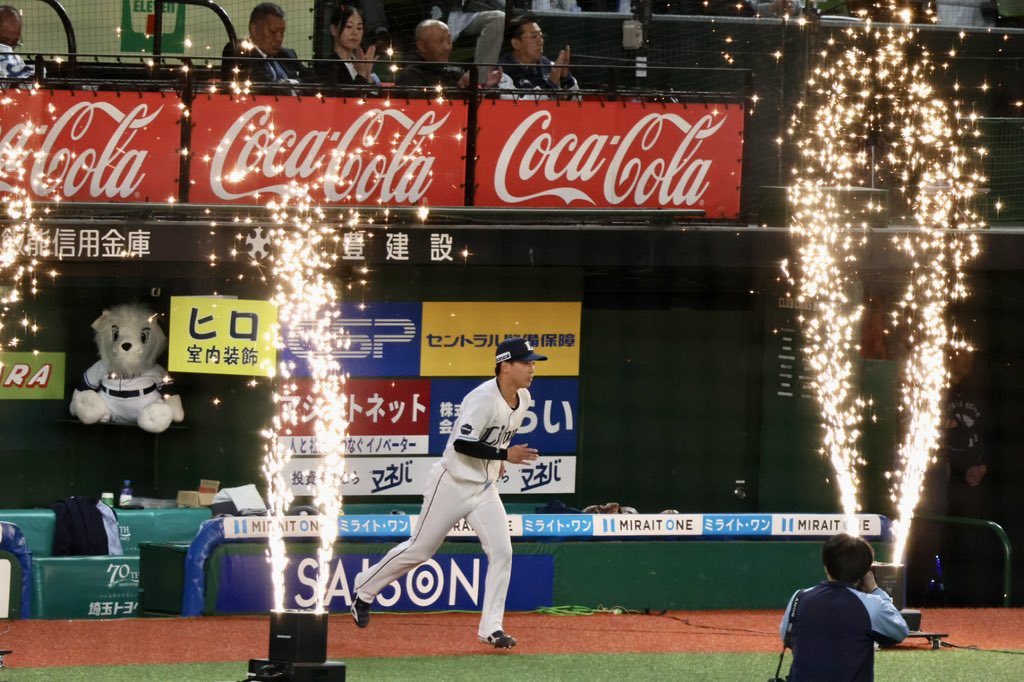 __kkitsune's tweet photo. ベルーナ開幕💫
#滝澤夏央 #seibulions #埼玉西武ライオンズ https://t.co/WyIUxSH2CQ