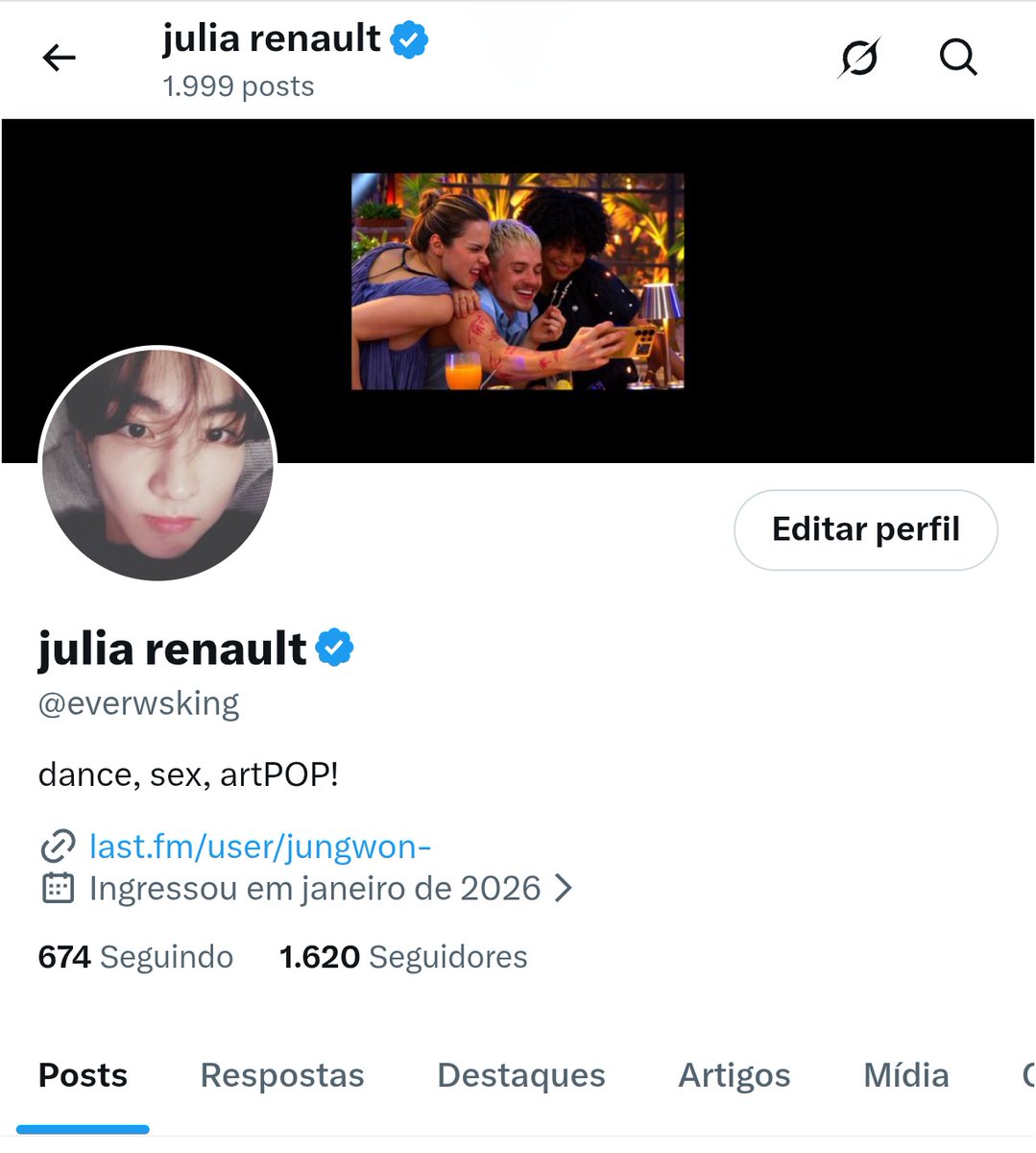 julia renault tweet media
