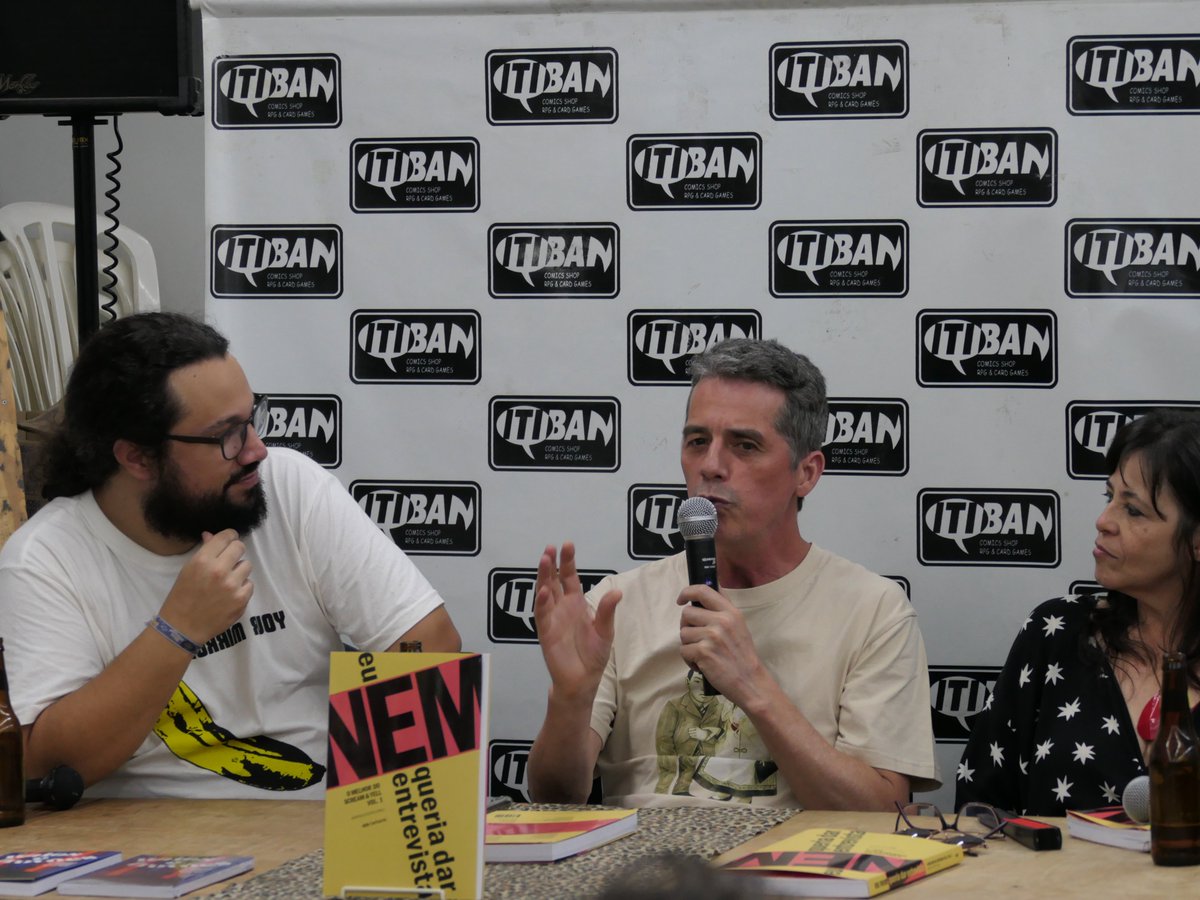screamyell's tweet photo. A primeira parada da Scream &amp; Yell Book Tour, na Itiban Comic Shop, em Curitiba, foi muito especial!

Mitie nos recebeu bem demais, e o bate papo, mediado pelo Cris Castilho, tangenciou jornalismo, crítica e entrevistas. Adorei.

Agenda:
18/4, Rio
16/5, POa
02/6, Porto Velho https://t.co/b6LdvBwhFw