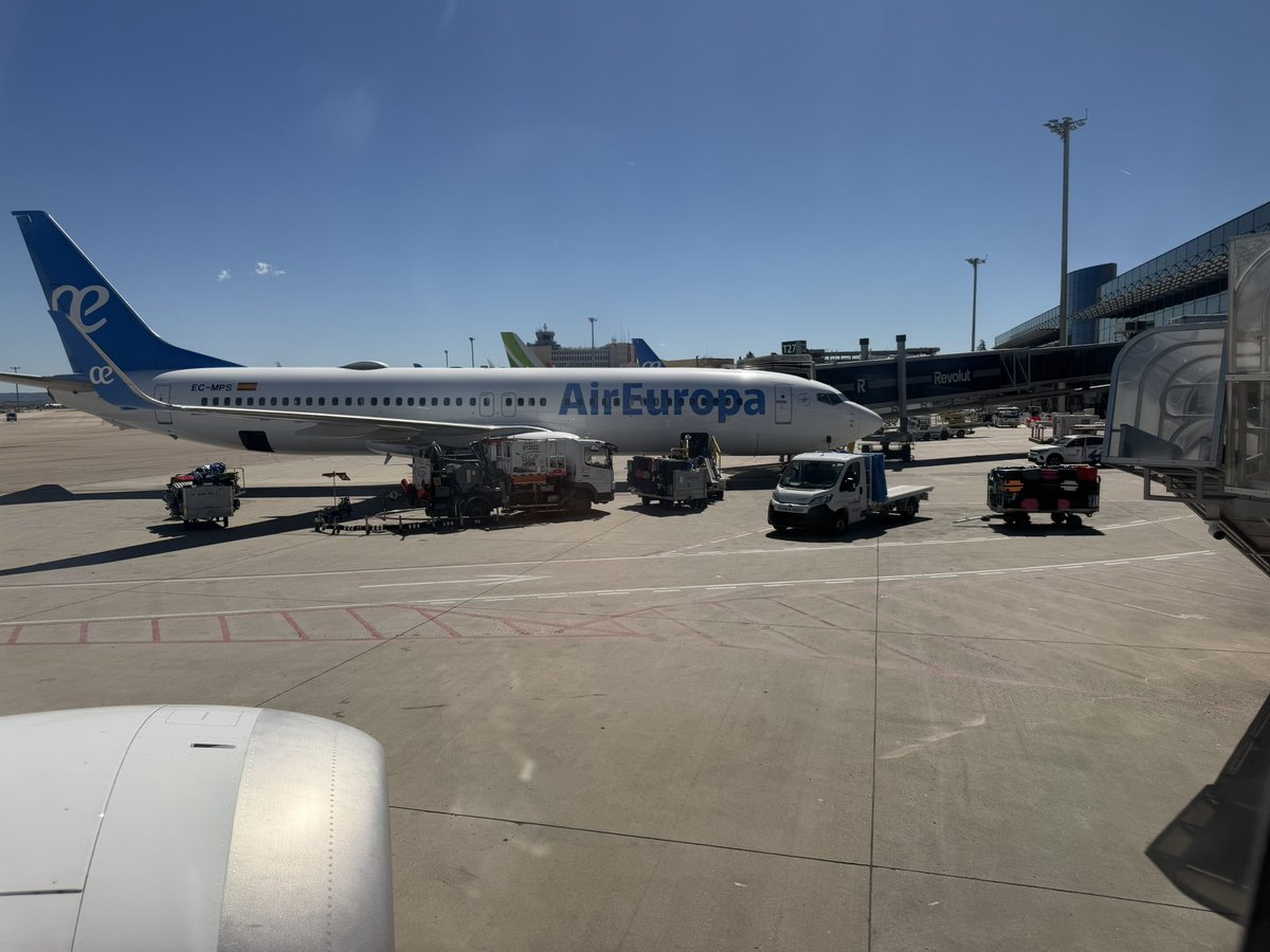 jpiedrahita's tweet image. Arranca martes con el próximo ✈️ para visitar y cubrir esta semana (Santa) otra #marca internacional q nos requiere informativamente. Asi q tras los recientes eventos en Düsseldorf, Barcelona, Gerona, París, ahora siguiente salto a Múnich, evento de la china #Navee (movilidad)