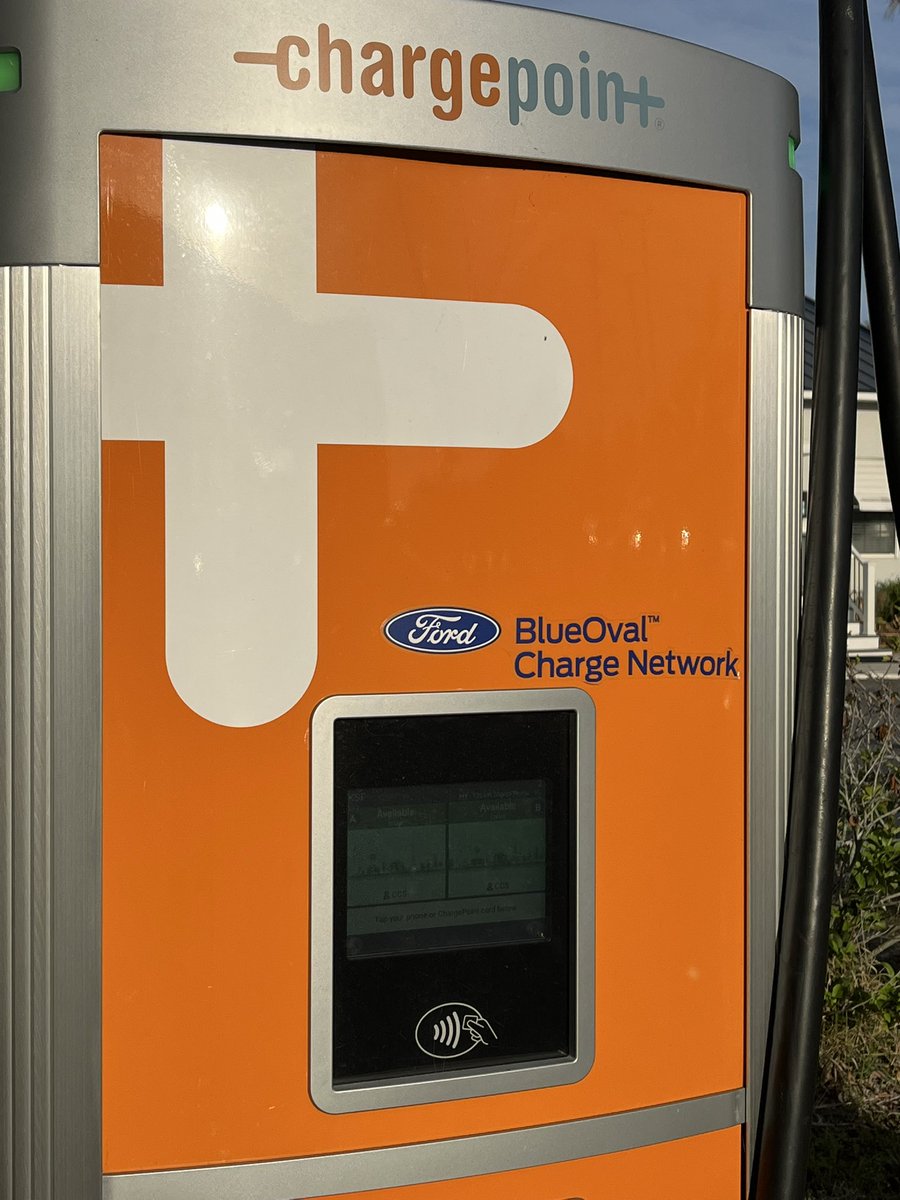 PlugInSites tweet media