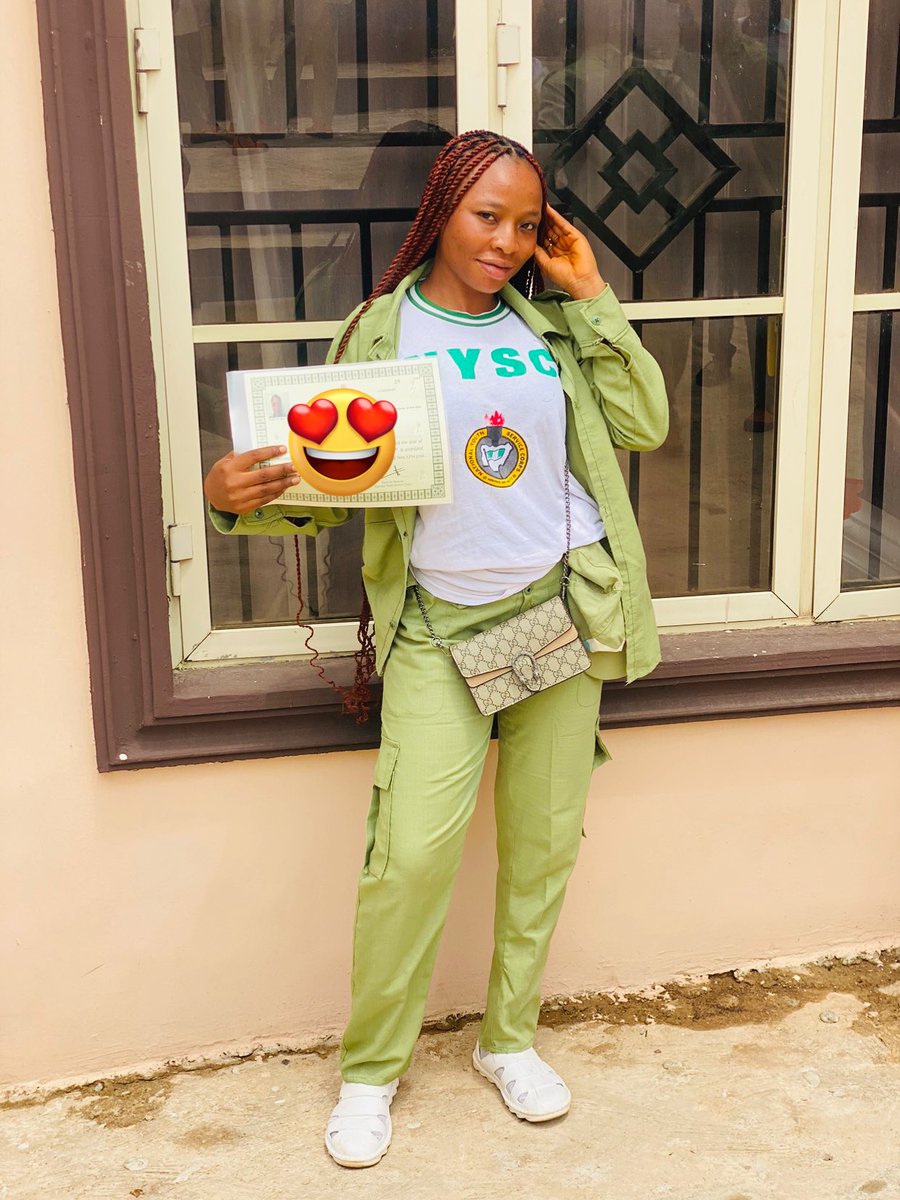 L_TOLADE's tweet image. I schooled 👩‍🎓
I served 🇳🇬
I got certified 📝
Passing out into Purpose, progress, Peace, Prosperity.…..Congratulations to me🎉💃❤️❤️
#nysc #pop