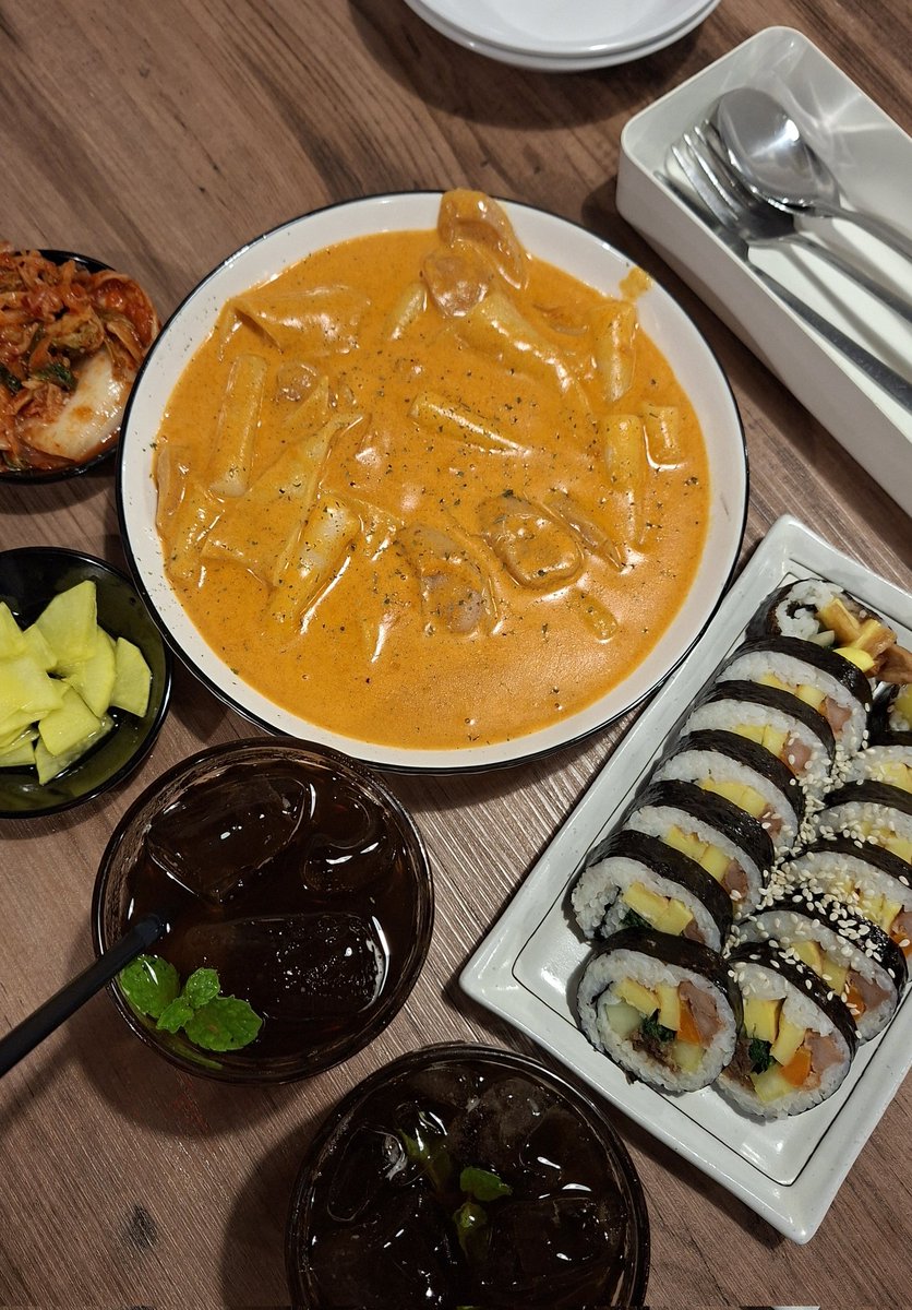 ⚝. meca tweet media