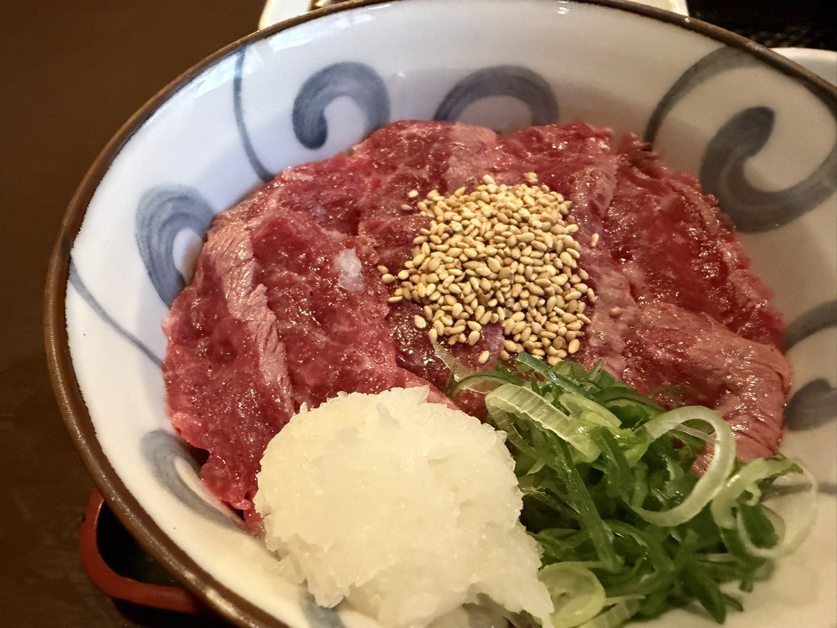 Justforyou2525's tweet photo. こんばんは！

本日は
熊本2店舗目

臥璽廊（がじろう）

うどんと赤牛丼セットで有名なお店です！
うどんは出汁が効いていて喉越しよい麺と相性抜群！

赤牛丼は甘味と旨味が凝縮されていて
文句のつけどころがありません！

おすすめです！ https://t.co/DpJNxtBzlY