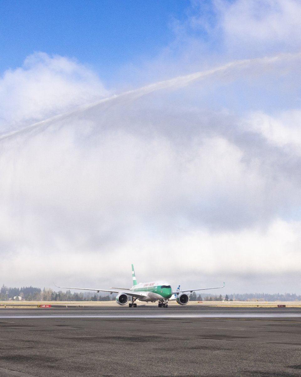 cathaypacific's tweet photo. We’re thrilled to be back in Seattle ✈️— even more so as our first flight, operated by B-LRJ, marks the spectacular debut of our “lettuce leaf sandwich” anniversary livery at Seattle-Tacoma International Airport 😍! https://t.co/tS4R8xfbEY