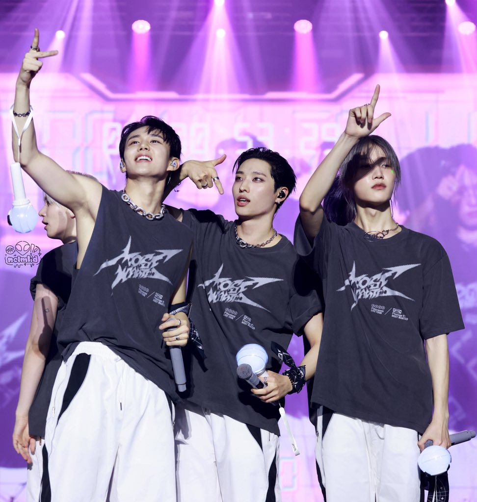 St0nesOu1833 tweet media