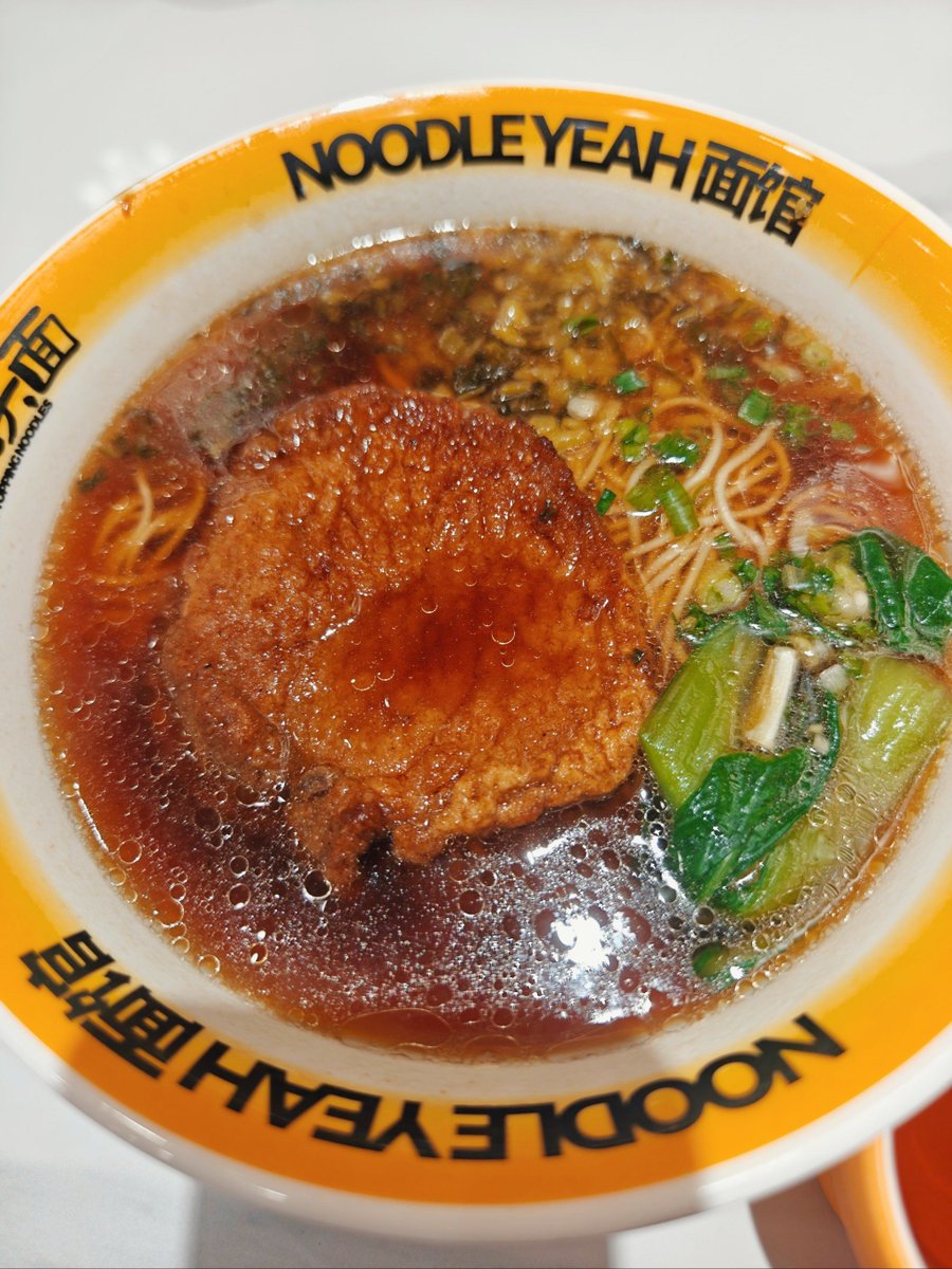 LuizFalcone10's tweet photo. Tried the hidden gem Spicy Noodle Haven! Hand-pulled noodles in Sichuan chili oil + crispy garlic—rich, numbing, addictive. Grab a bowl for $8, open till 10pm. Address: 123 Food Alley. Tag a noodle buddy! https://t.co/SFetAmbk2g
