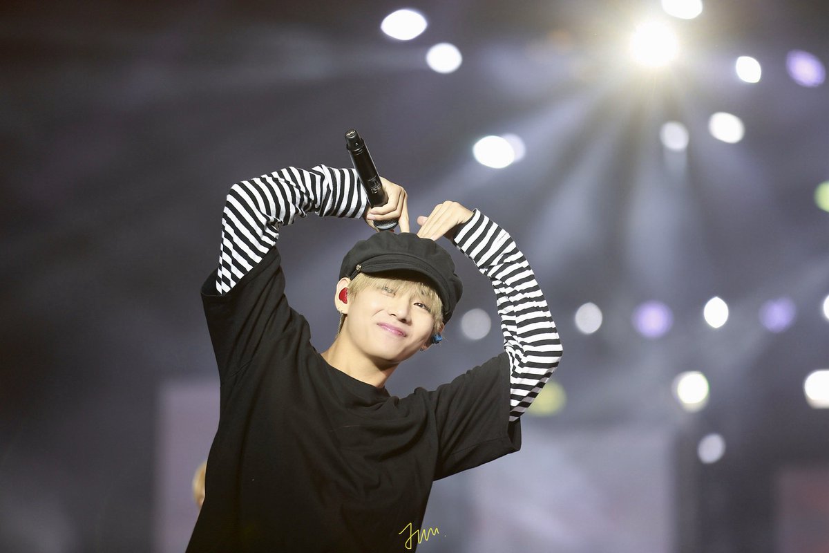 うんひ tweet media