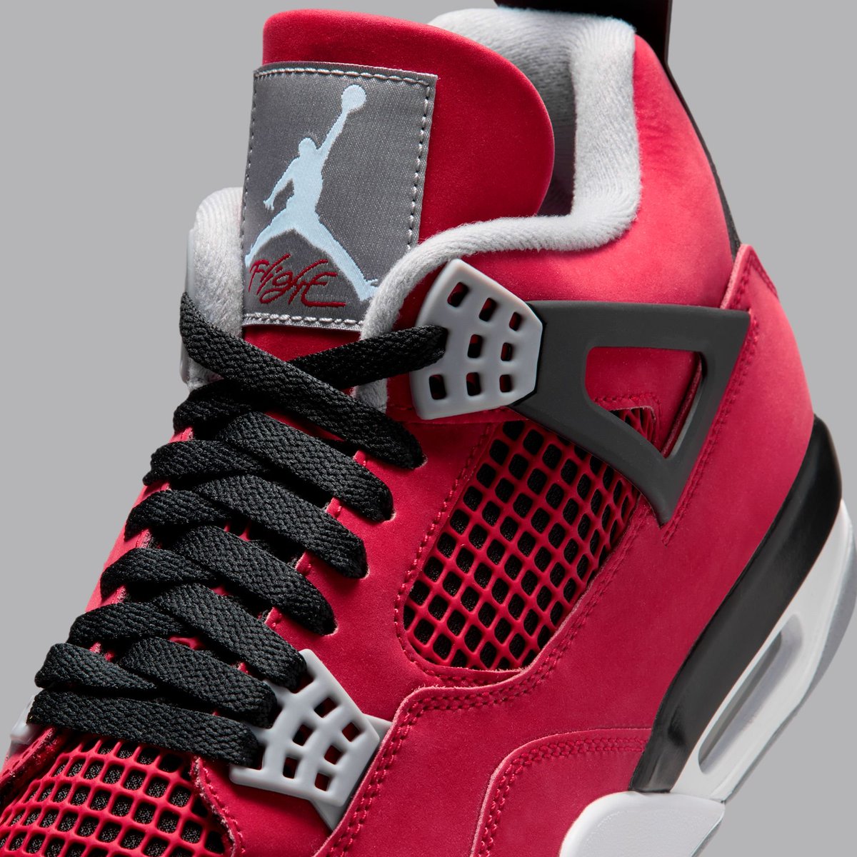 Nice Kicks tweet media