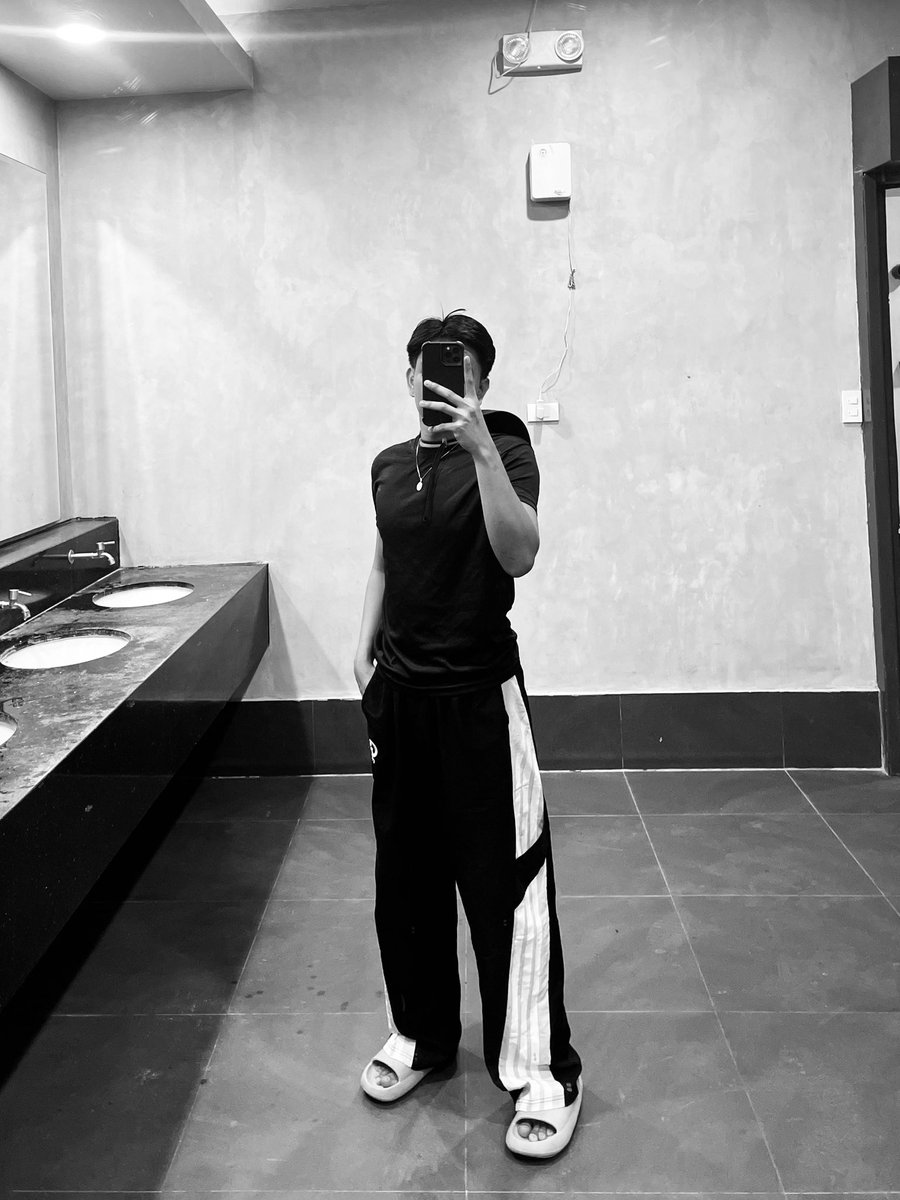LieJhin's tweet photo. Black On! https://t.co/IeX17LesoT
