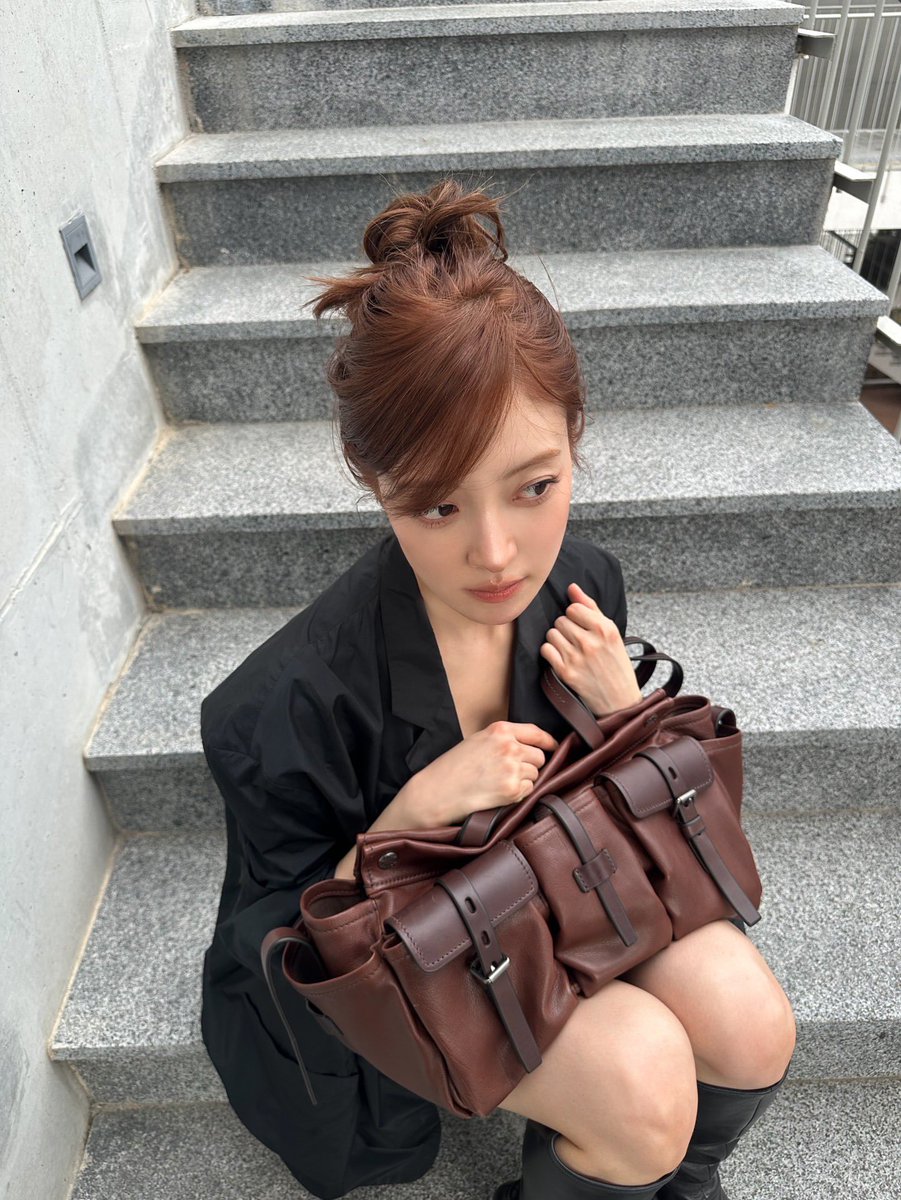 시선 tweet media