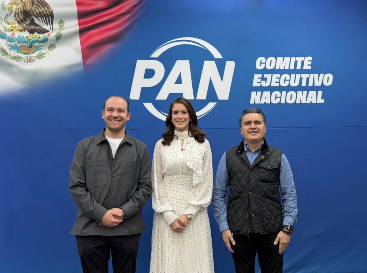 hiramrodriguez1's tweet image. Se están peleando…

La tragedia de @cassandralopezm no es para ella, es del #PRI , sobre todo hoy que no tienen mucha representación y que @GildardoReal los puso en alerta de que van solos y no en alianza. Hasta @AguileraOnesimo anda caminando por las calles con la cobija miada