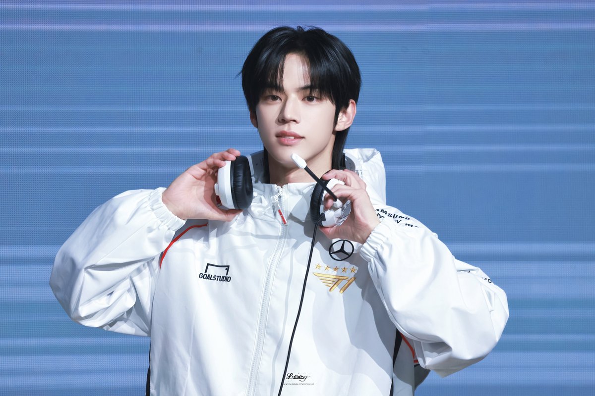 ๐๐ฎ๐ฅ๐ฅ๐๐๐ฒ tweet media