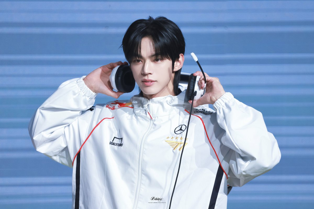 ๐๐ฎ๐ฅ๐ฅ๐๐๐ฒ tweet media