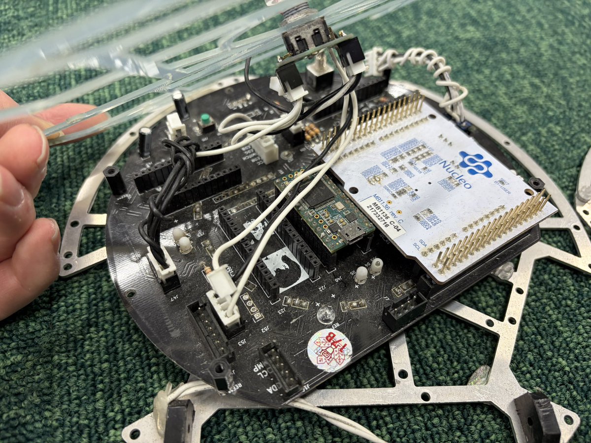 そういえば部室で発掘された先輩の機体
LEGEND先輩かRi-One Nano先輩のどっちかなはず