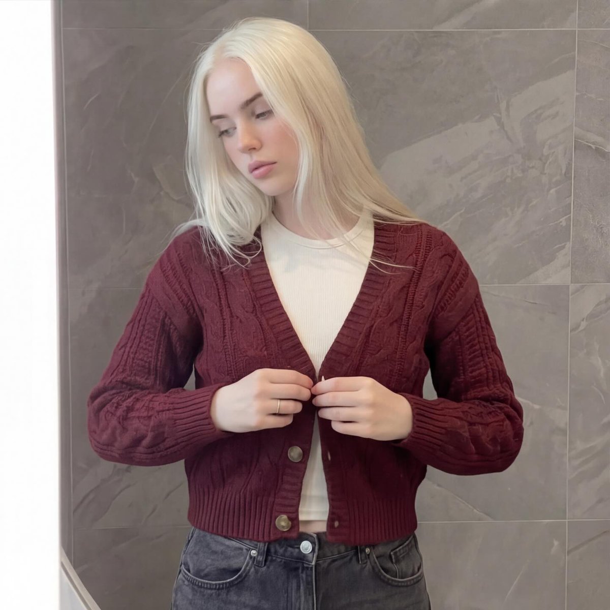 cutiemmiexo's tweet image. Rate my curves 1-10, I can take it 😈 #bodycheck #viral