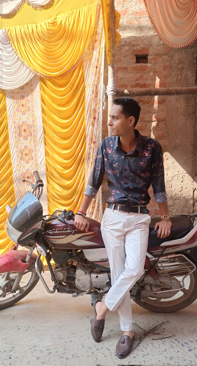 ArabyaK's tweet photo. यूँ ही नहीं चिड़चिड़ा हुआ हु...।।
मैं वहां से हारा हूँ जहाँ जीत तय थीं https://t.co/heA8u57L4y