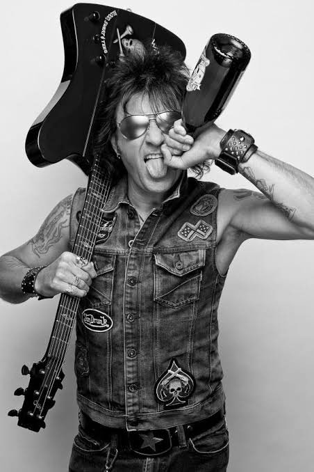 glam metal daily tweet media