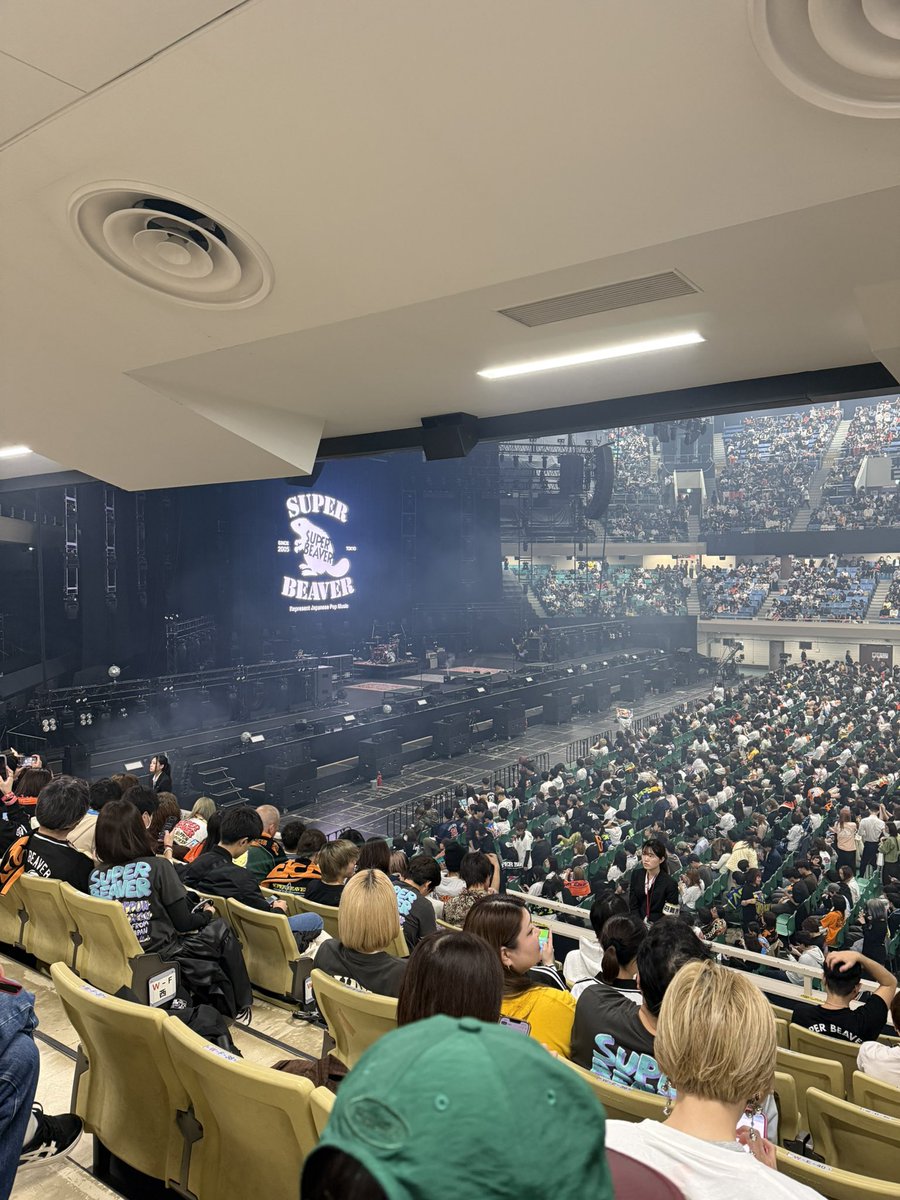 ありがとう武道館😭
今日はほぼ泣きっぱなし
素晴らしいライブでした
明日から新年度。今までとガラッと変わるのが不安で憂鬱だったけど

がんばる決意をもらいました
また音楽出来る日までしっかり生きていこう
帰る🚄