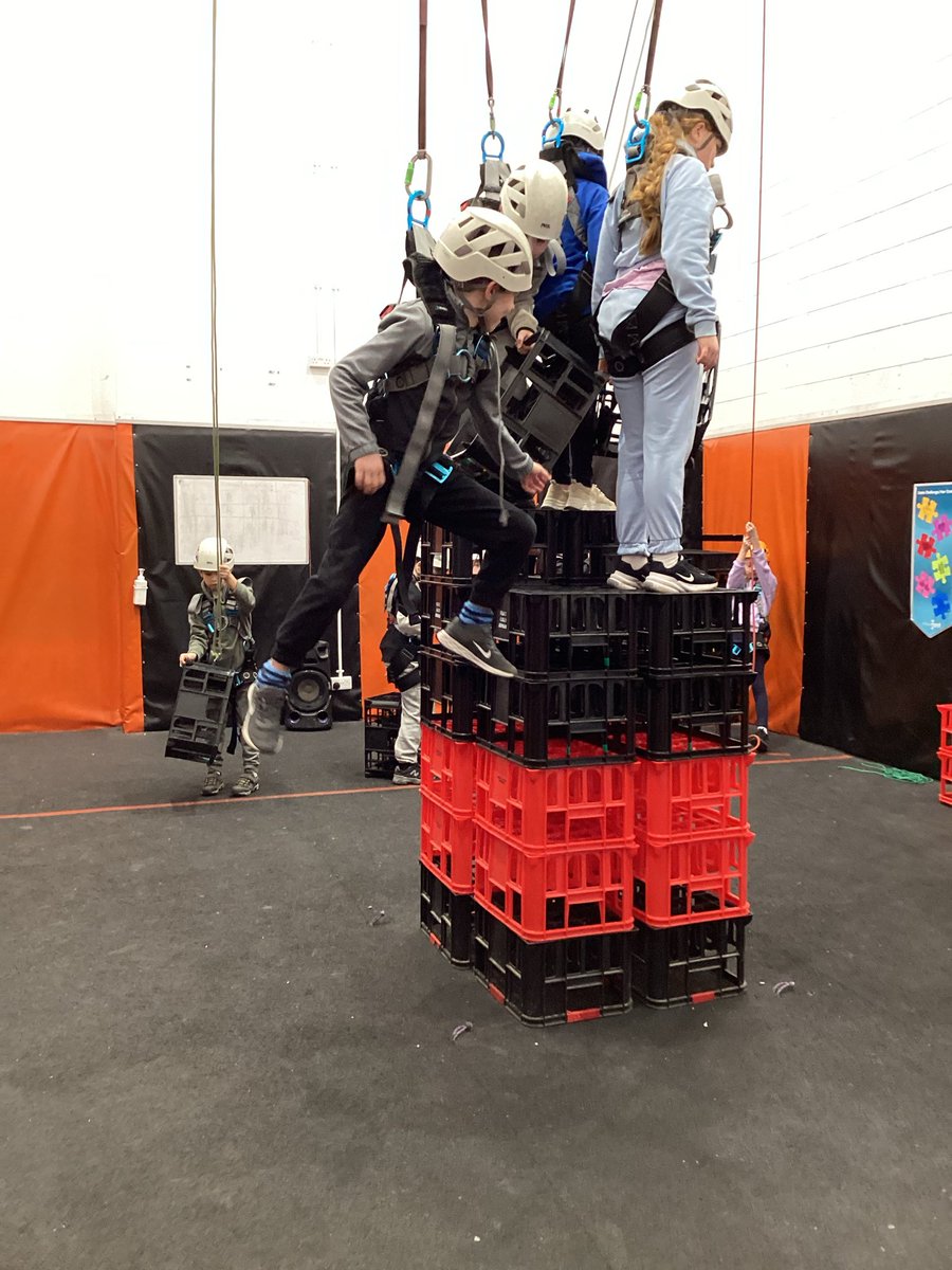 HighfieldBolton's tweet photo. Crate Challenge for Team River, where teamwork is crucial! #teamworkisdreamwork https://t.co/Ns8J8MSexf