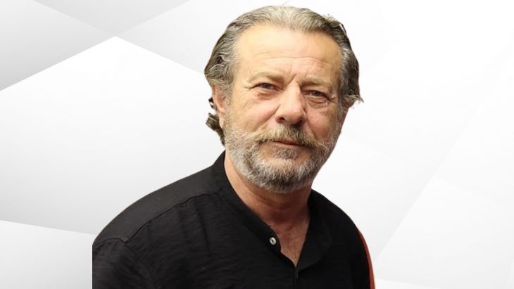 Ömrünü tiyatroya, sanata ve kültüre adayan, sahnede can verdiği karakterlerle hafızalarda iz bırakan hemşehrimiz kıymetli sanatçımız Abdullah Şekeroğlu’nun vefat haberini üzüntüyle öğrendim. 

Merhuma Allah'tan rahmet, ailesine ve yakınlarına baş sağlığı, sabır diliyorum.