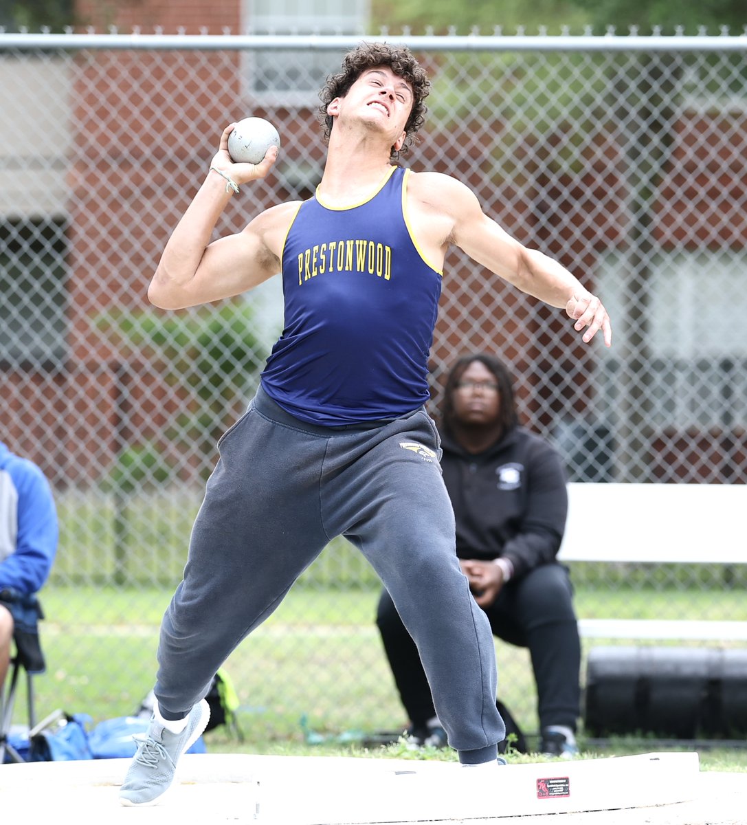 CarsonT_21_'s tweet photo. Learning new events(Shot and Discuss) this year and continuing my work on Triple.    Phil 1:6   Thanks to @SteveSickman for capturing my passion.
Triple Jump  🥇🥉
Shot Put 9th
Discuss 5th https://t.co/9o9J5MqSJx