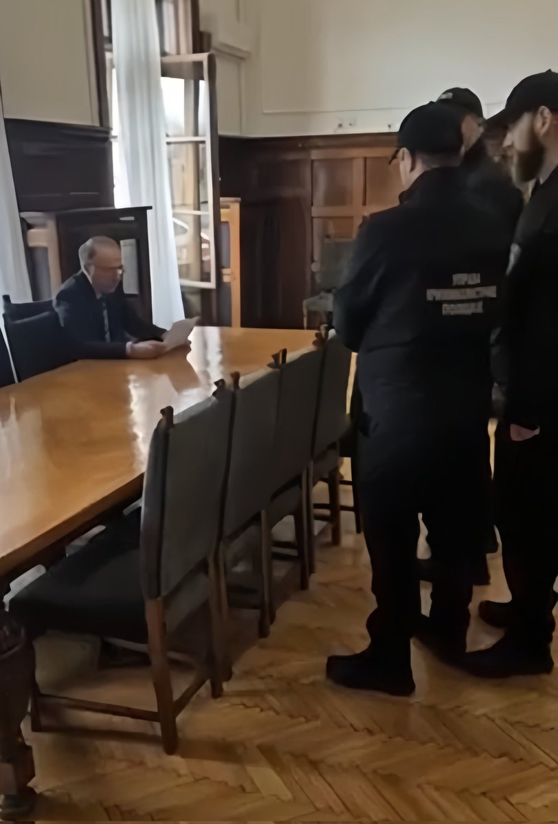 ćacad gleda budućeg predsednika srbije