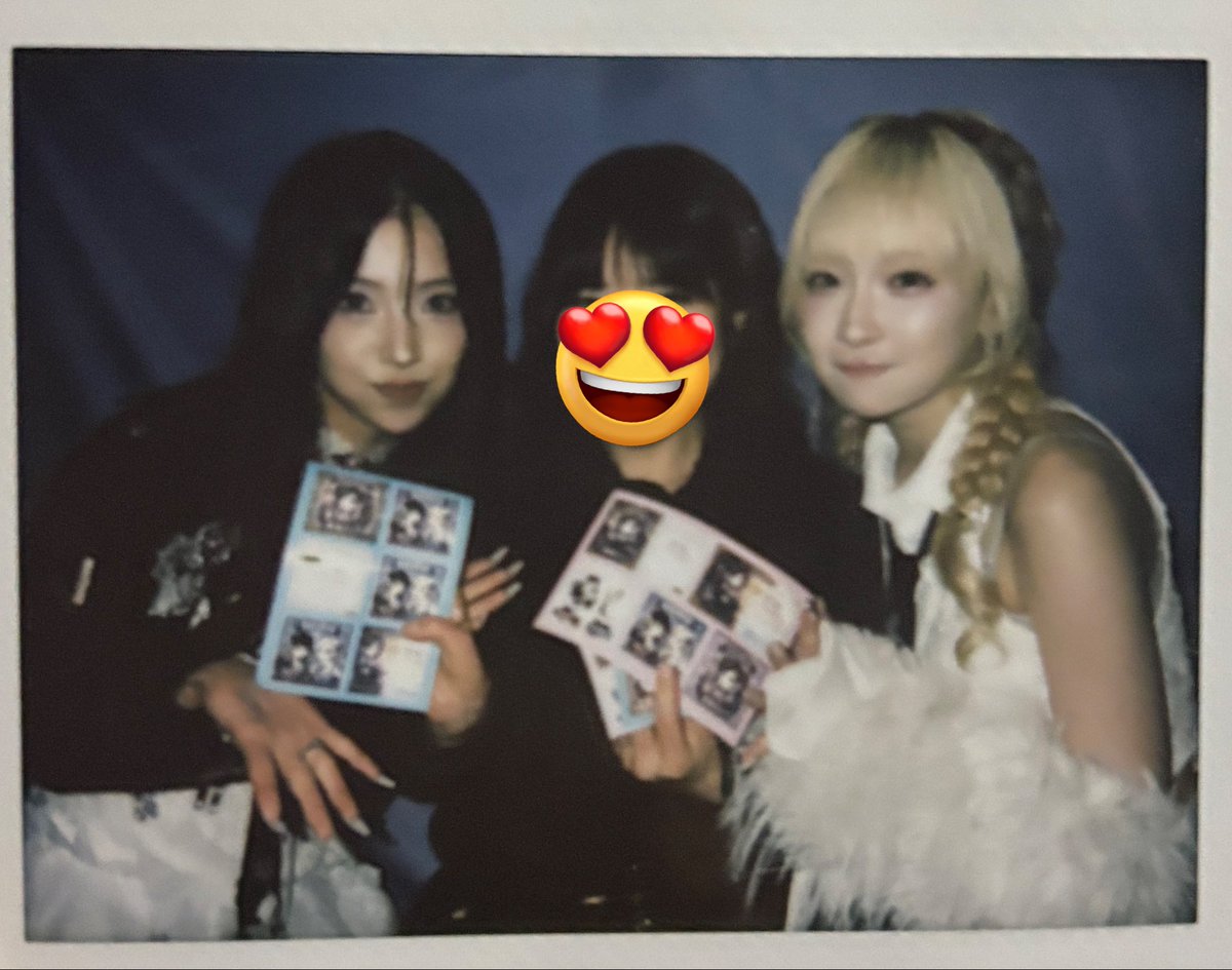 やこば弾丸ツアーファイナル。ほんと行ってよかった！みなさんのおかげでやこばも、ギリギリだけど間に合いました！
オタクのみんな、いつも優しくて神。
すごく楽しかったよー！！
れいりえのツアーファイナル東京本当に行けてよかった。明日からまたがんばります！シール褒めてくれたオタク達感謝🩷