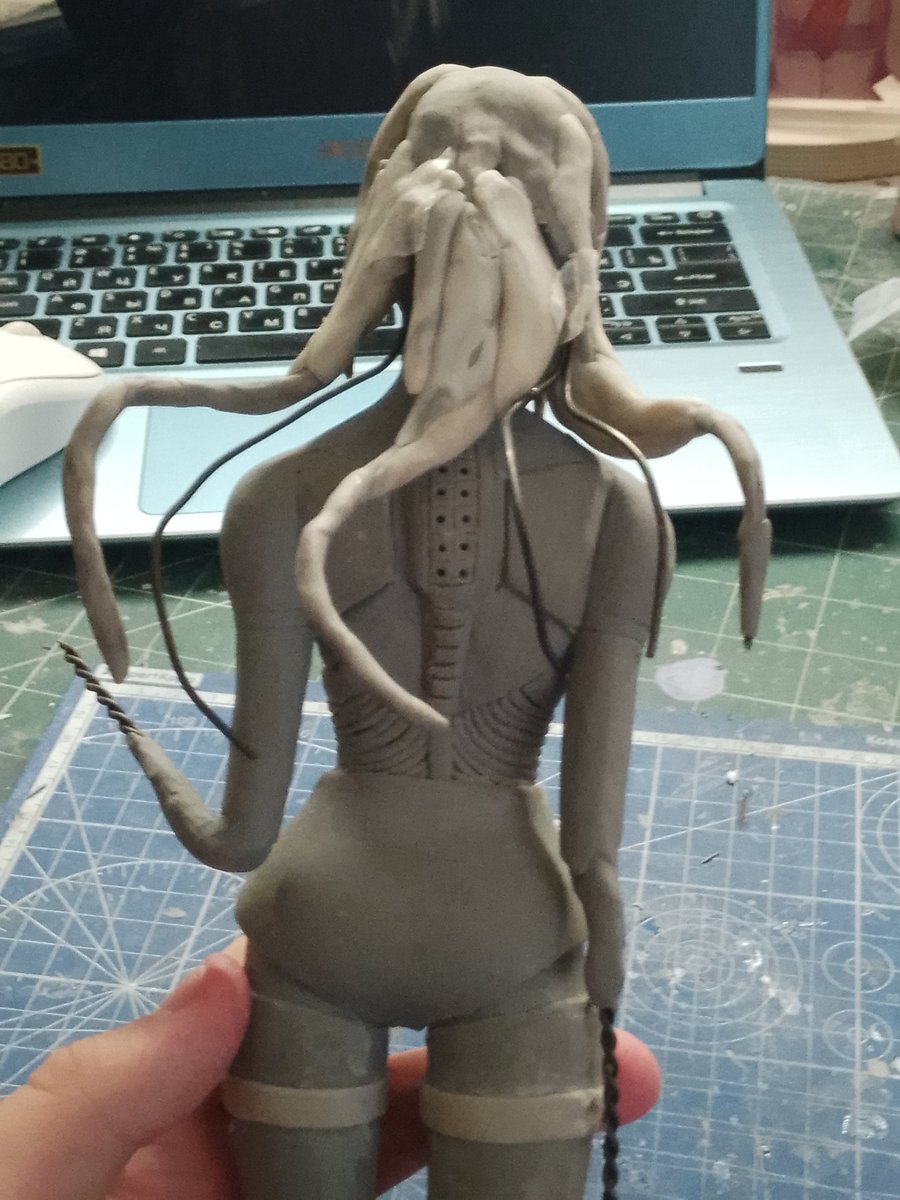 glinaepta's tweet image. #clayart #signalis I feel like a total freak of the internet and real life lol, it’s getting heavy
