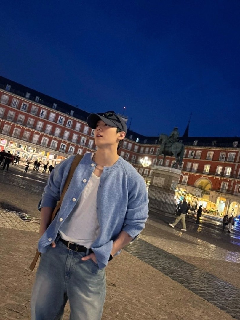 🐚 SELFOLLMFS tweet media