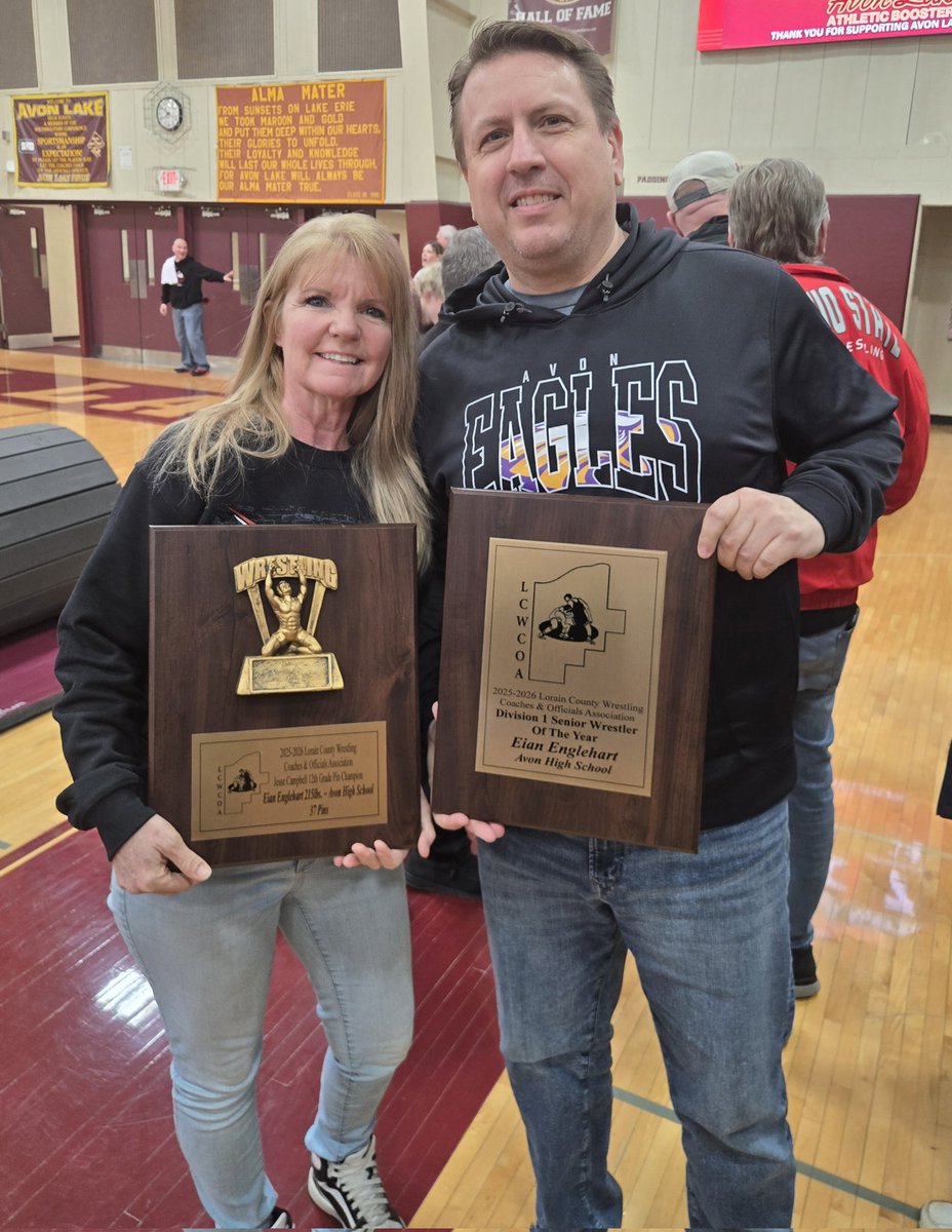 AvonWrestlingOH's tweet photo. Well earned for Eian Englehart! https://t.co/JnvuebsmoZ