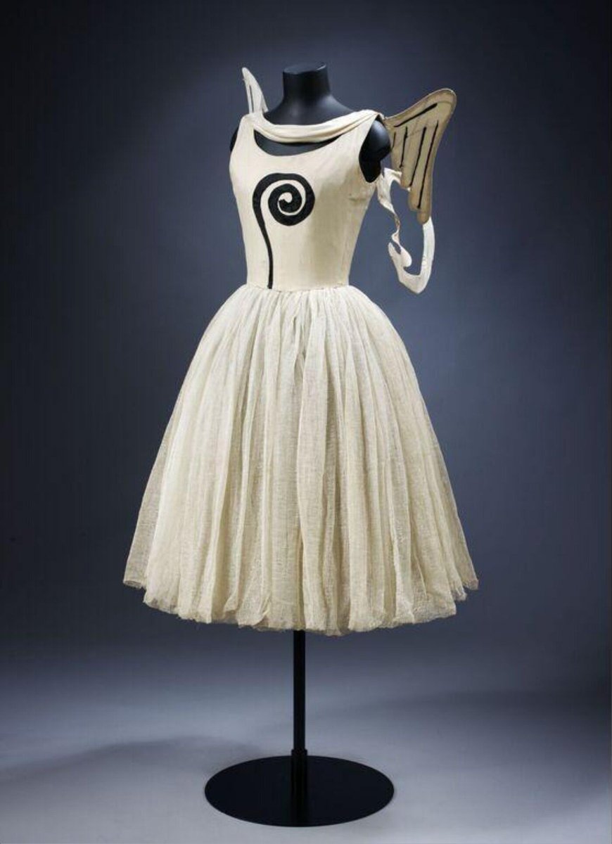 vickyhaddock's tweet image. Russian art critic, patron, and ballet impresario Serge Diaghilev was born #OnThisDay in 1872. This white silk bodice and tarlatan skirt with painted wings was designed by Giorgio de Chirico for a Sylphide in Le Bal, created for Diaghilev's Ballets Russes. @V_and_A #ballet #dress