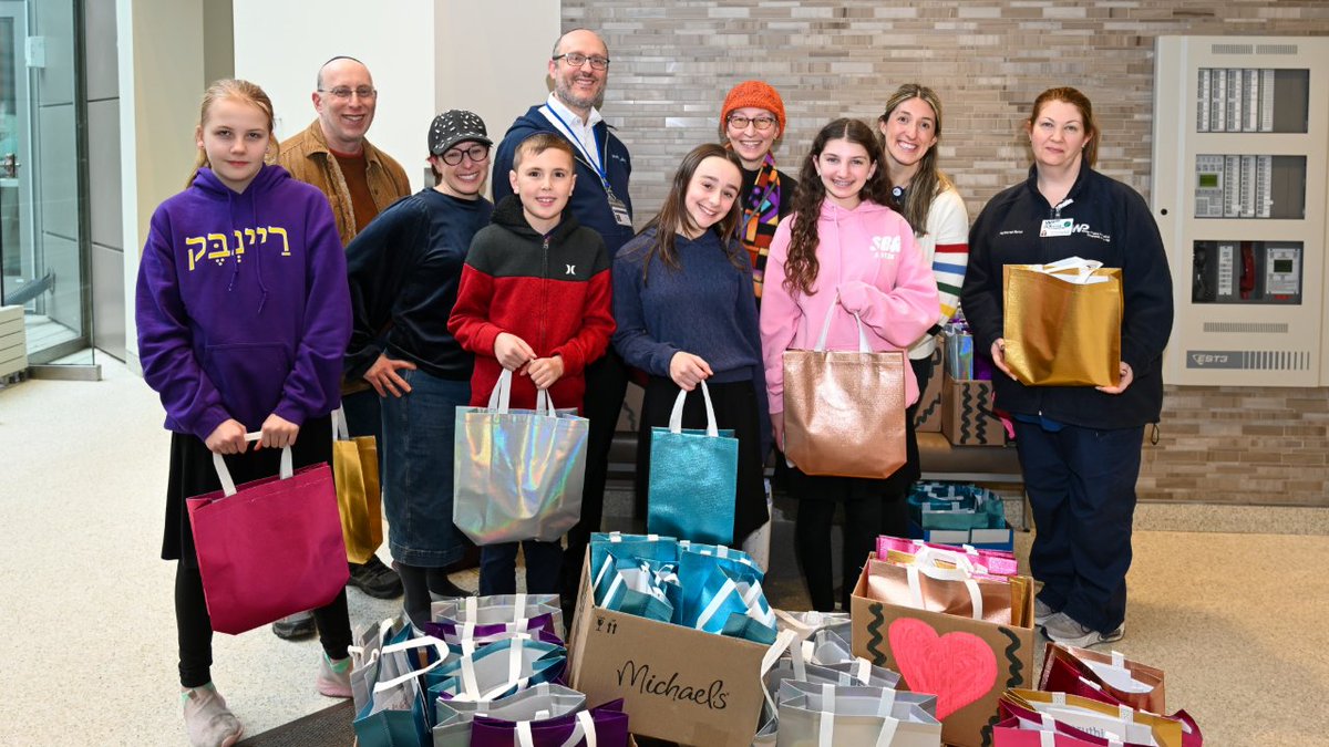 WPHospital's tweet photo. Thank you to Jolanta Goldstein and Westchester Day School for their annual cancer awareness program with Sharsheret. Students created 120+ wellness packages for patients at White Plains Hospital’s Center for Cancer Care, bringing comfort and care!

#WPHProud https://t.co/ZL0aH693AS