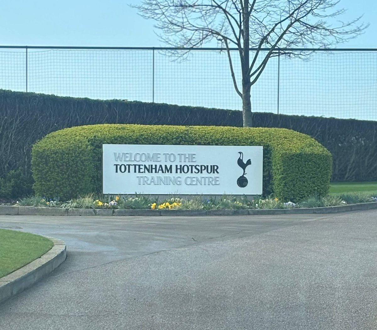 camcityyouth's tweet photo. Our U13’s enjoyed a top morning of football down at Spurs yesterday!
Very thankful to @SpursOfficial for the opportunity &amp; invite to play at their fantastic facility! 
The boys played some great football, posted some good results &amp; represented the club perfectly ⚪️ ⚫️ https://t.co/i1CuY4XLFZ