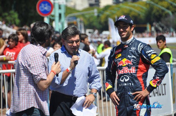 ᴍᴇʟɪɴᴀ tweet media