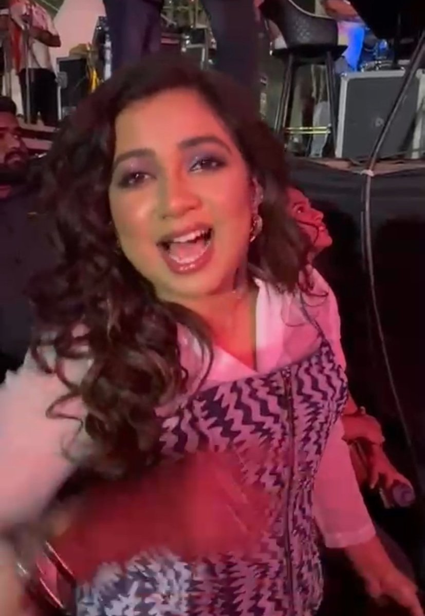 tumhekyasbackup's tweet photo. what a BABYGIRLLLL🫠💗🤏🏻 
@shreyaghoshal https://t.co/icbB3lYi4q