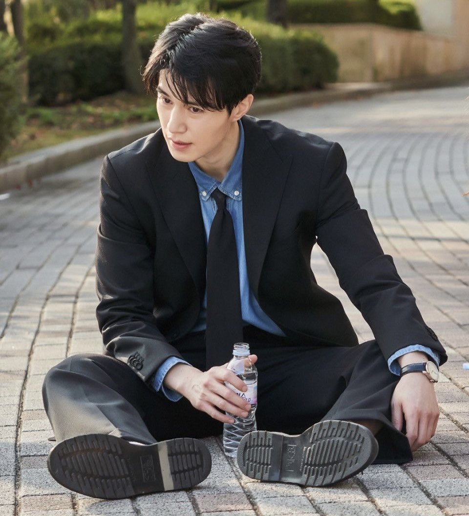 SJ_LDW0306's tweet photo. Happy 1st Anniversary my Noh Ki Jun 🩷
#DivorceInsurance
#LeeDongWook #이동욱 https://t.co/tqj50aOGUj