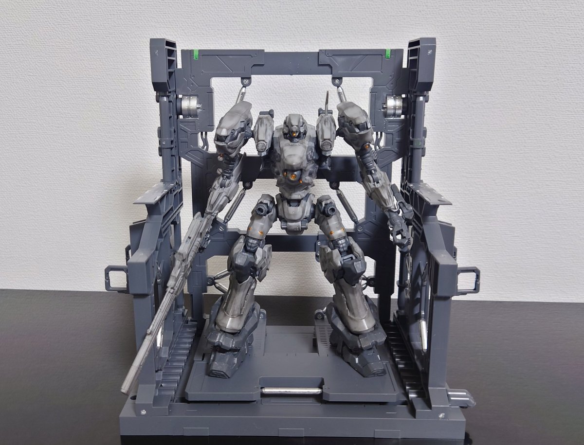 ホーリー tweet media