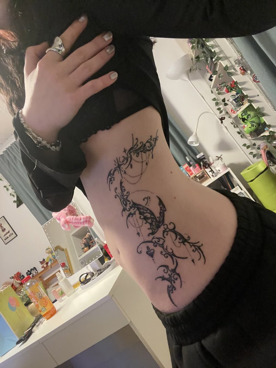 elise ⏰⋆.˚ 🌷 forever 9. tweet media