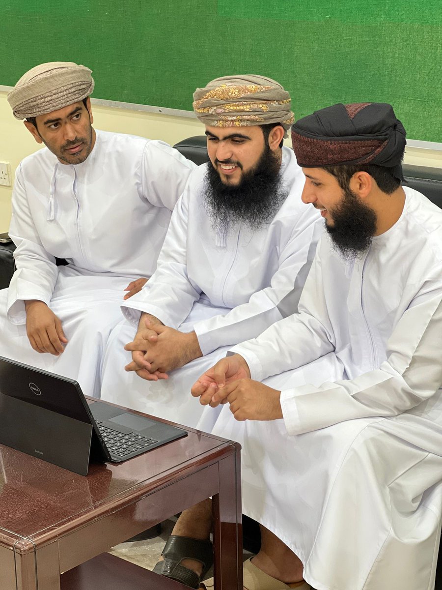 مدرسة السلطان قابوس tweet media
