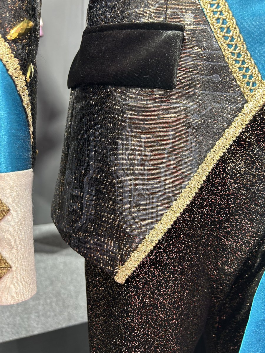 おの字 tweet media