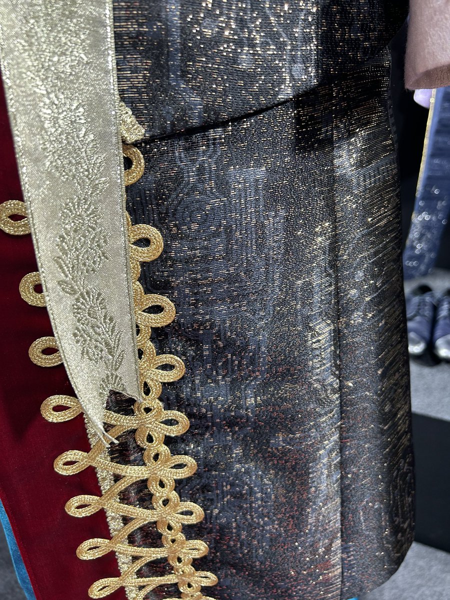 おの字 tweet media