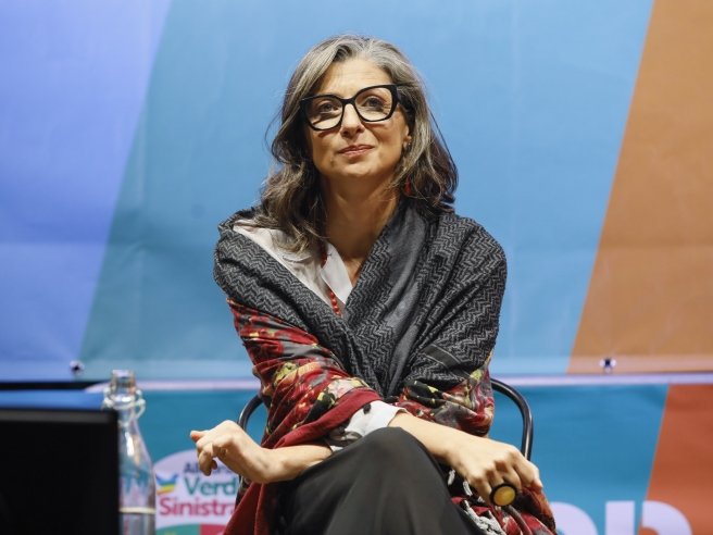 DenaZificato tweet media