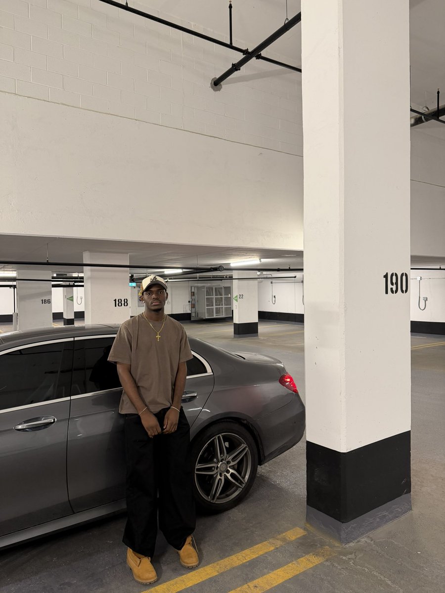 Ok.elvis tweet media