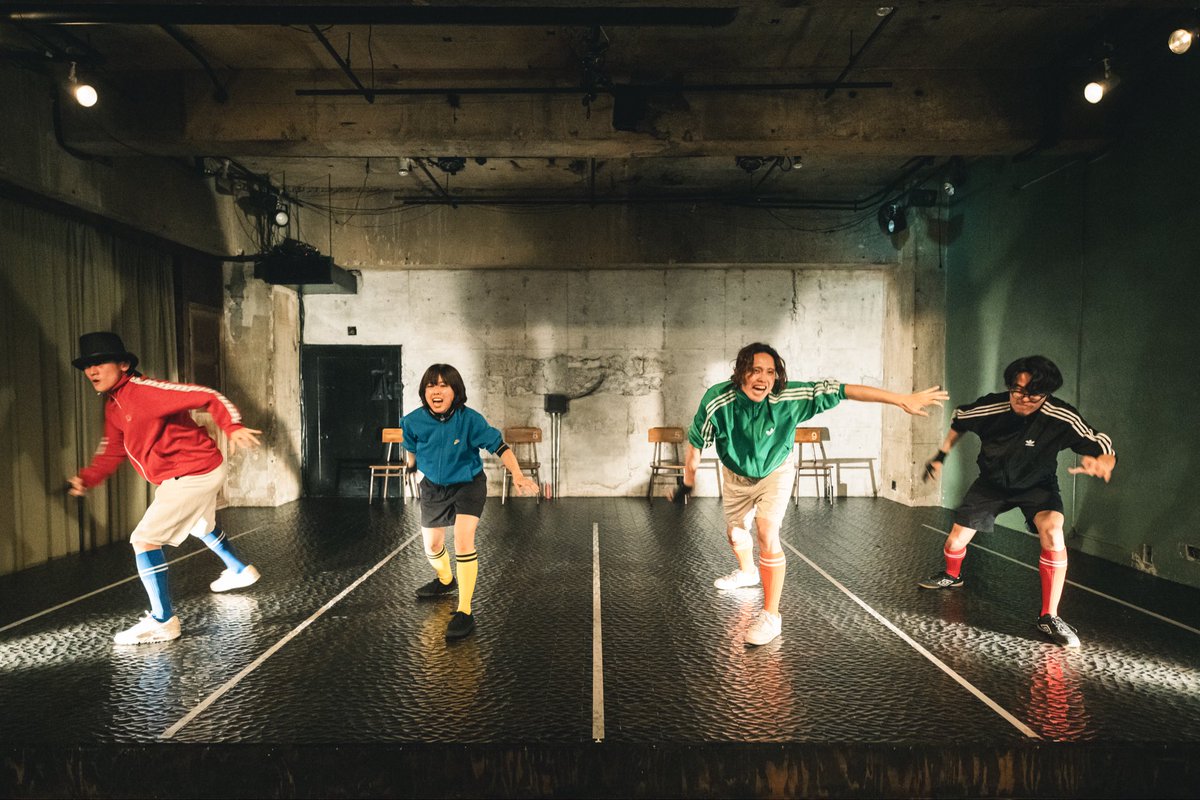 K_un_O's tweet photo. 『BORING ALONE』はいろんな人に演じてほしいと思っています。(初物販でしたが脚本も買っていただけて本当に嬉しい！)

今回、同時期に長野では一人���居版を荷車ケンシロウ(@n_kenshirou )さんが上演してくださりました。

上演希望はぜひお気軽に…！🎳💥 https://t.co/iR4NxTrK3x