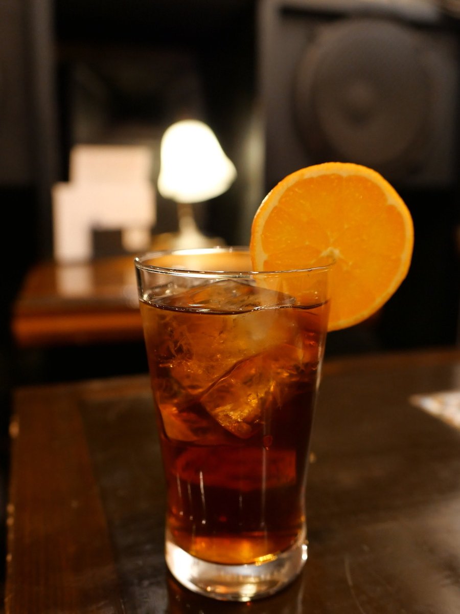 writerkaorin's tweet photo. 『あまから手帖』
4月号「喫茶」特集。

松本隆さんの
連載「びゅーちふる・でい」では、
松本さんが愛してやまない
ジャズ喫茶「木馬」へ。

流れる音、深まる会話、
一杯に残る余韻。

時を重ねた店には、
マスターと松本さんの絆が
静かに息づいています。

#松本隆 さん #あまから手帖 #木馬 #喫茶 https://t.co/KsDv1uoMpQ