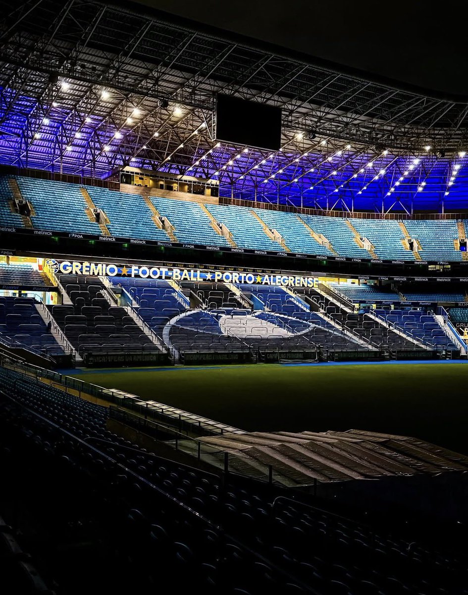 A nova pintura do setor sem cadeiras na Arena do Grêmio.

📸 <a href="/VitorVilella3/">Vilella 🇪🇪</a>