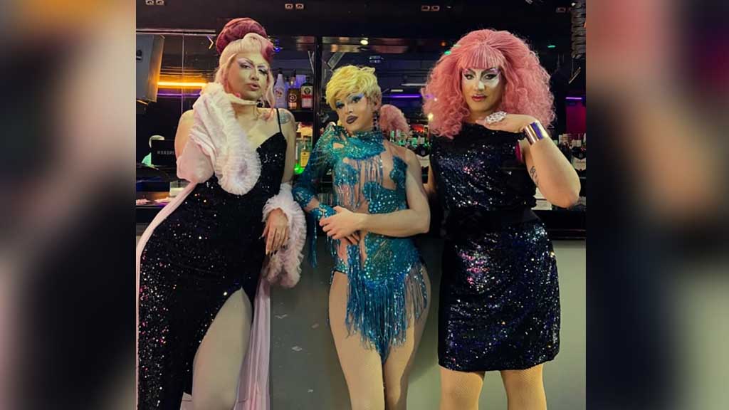 SetmanariEbre's tweet image. 🟡 El Gran Bingo Drag arriba a la Ràpita amb una nit plena d’espectacle, humor i premis

📷 LA NOTÍCIA: setmanarilebre.cat/el-gran-bingo-…

@ajlarapita @ivanRegAjScr @progreslarapita @HelenaQueral @LaRapitaXXI @Futur_La_Rapita @FrancinaMolinaC @noe__belmonte @CultuRapita1 #laRàpita #Te ...