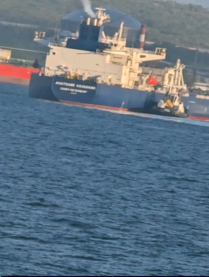 Pedro_ACM's tweet photo. En Matanzas, el buque Anatoly Kolodkin, con 100 mil toneladas de crudo ruso. Canal Caribe 
📷 Pedro Rizo https://t.co/2f5ONCd3lo